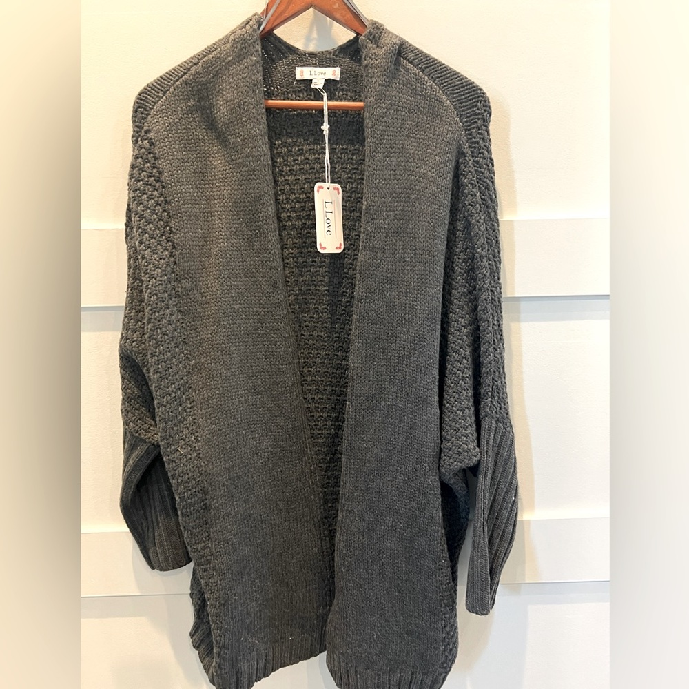 NWT L Love Women’s Sweater Cardigan Gray Small